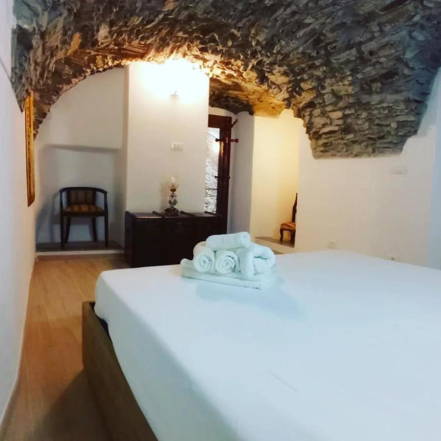 Appartamento Incantevole La Grotta Apricale Extérieur photo